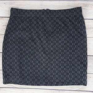 Forever 21 Grey and Black Patterned Mini Skirt